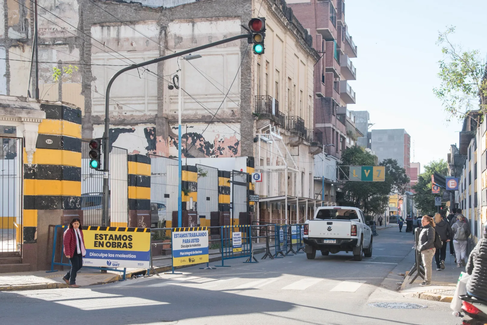 Calle Mendoza al 200: Habilitan paso parcial tras riesgo de derrumbe