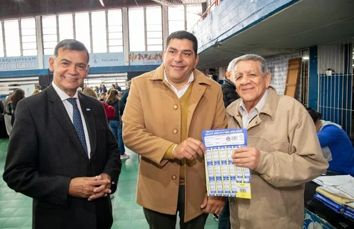 Boleto Gratuito en Tucumán: Nazur supervisa entrega a jubilados con vacunación
